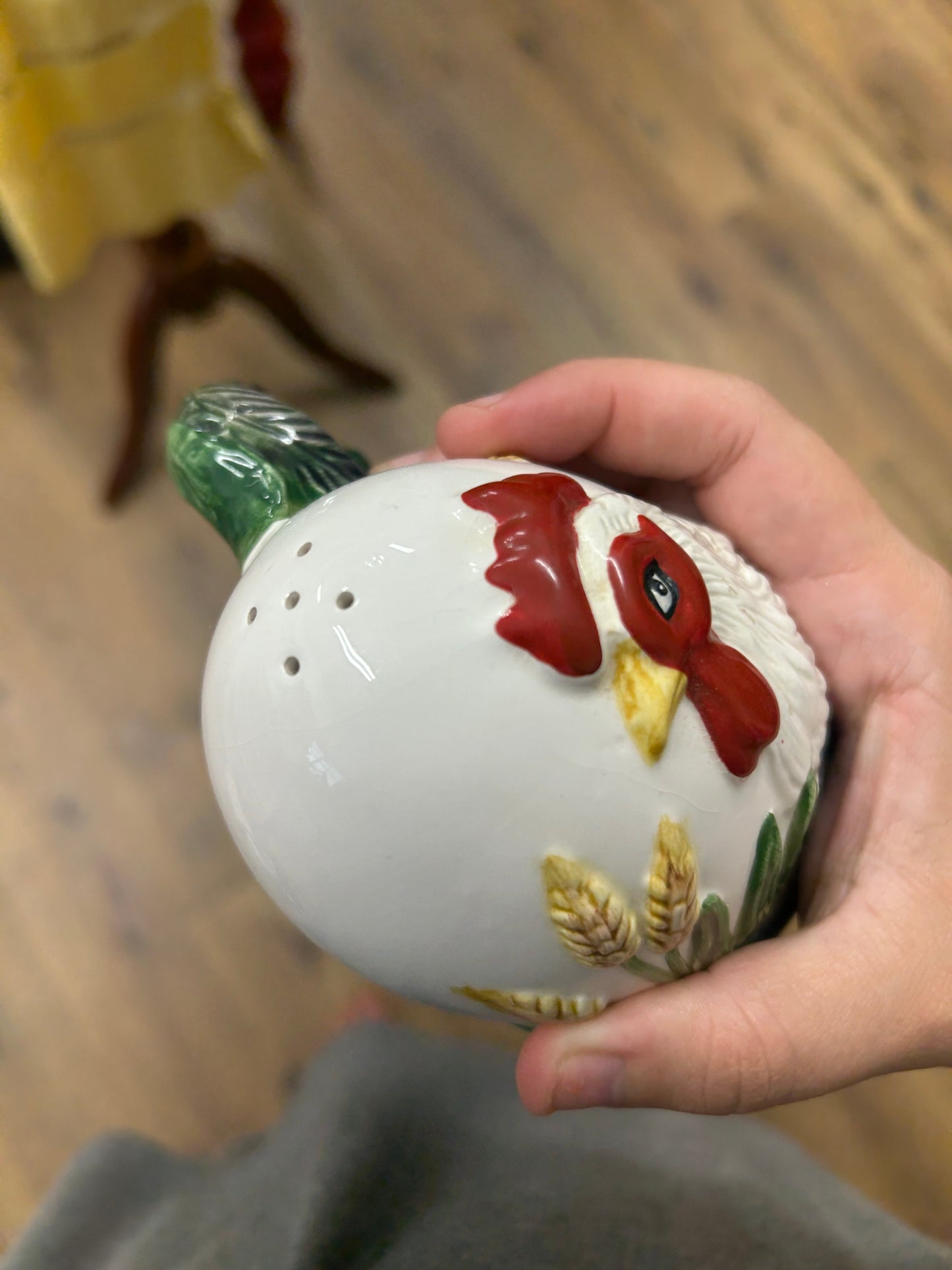 Chicken/Egg Salt & Pepper Shaker - Has Corks - Few Crazing Lines See Picture