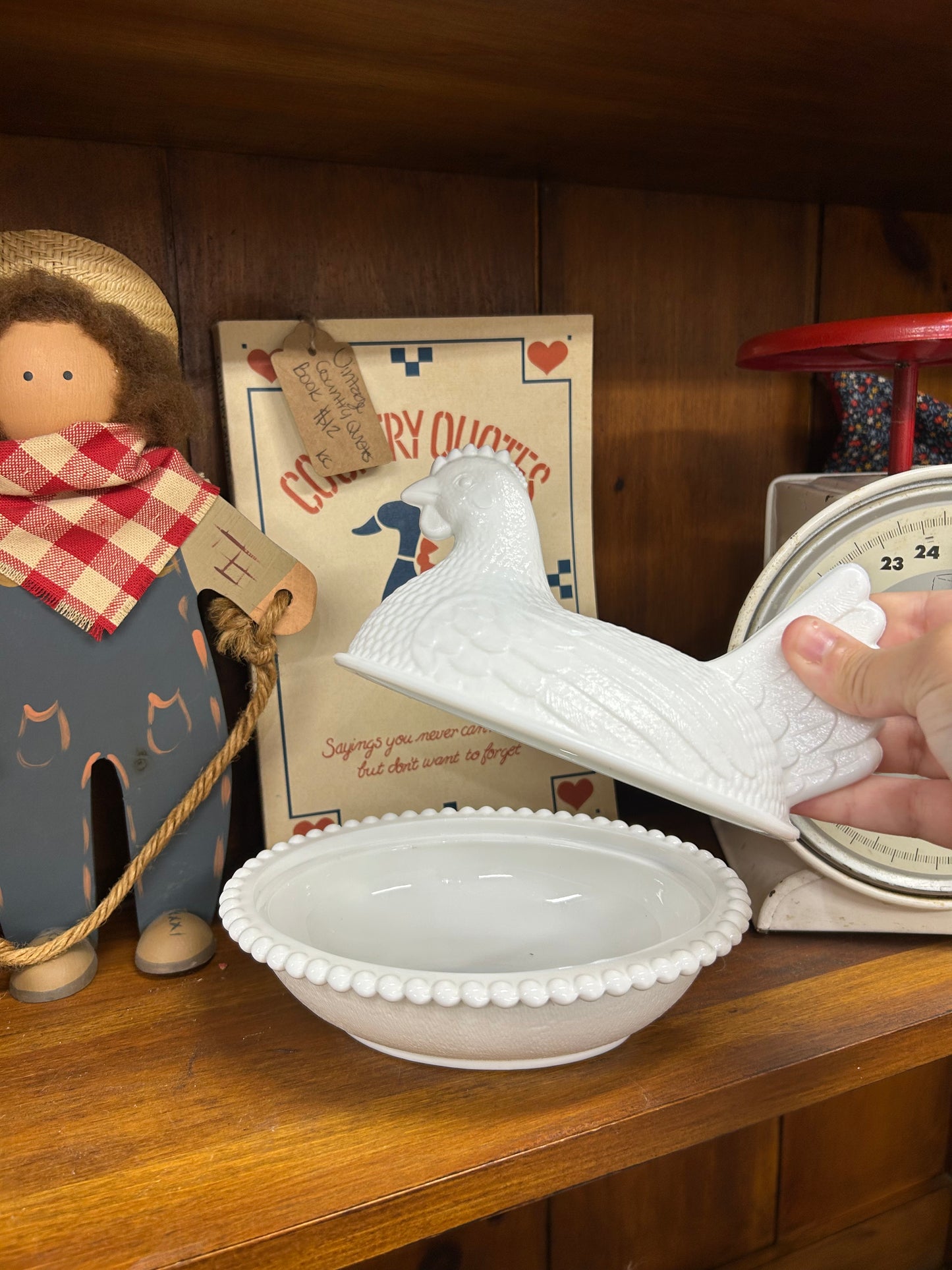 Vintage Indiana Hen On A Nest Milk Glass