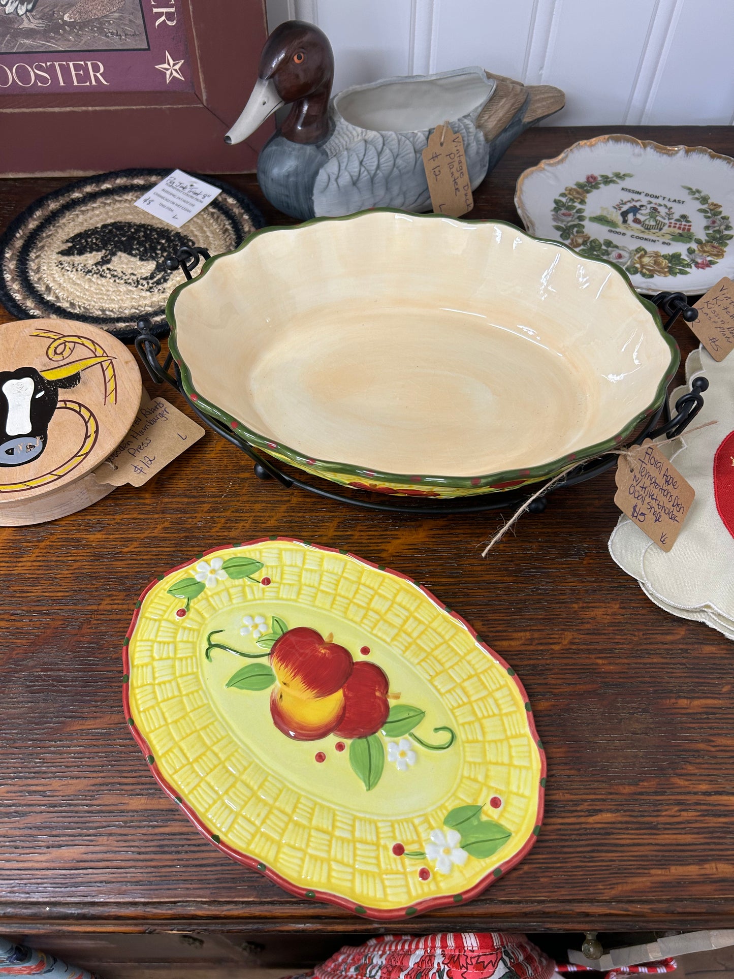 Floral Apple Oval Temptations Dish With Trivet & Holder