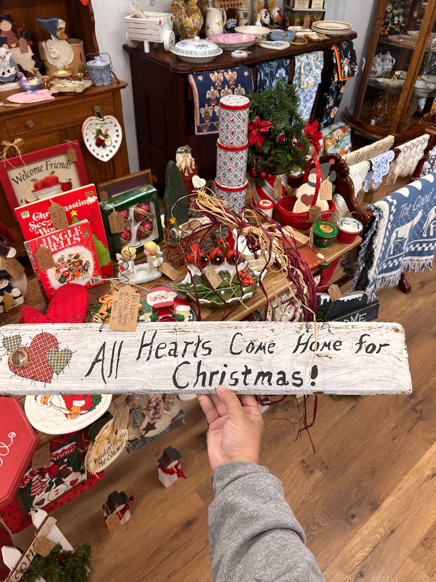 All Hearts Come Home For Christmas Wall Hanger - Local Pickup Only