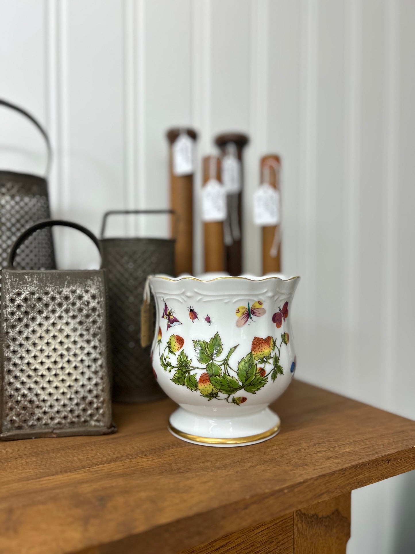 Ardalt Lenwile Butterflies & Strawberries Planter - HANDPAINTED