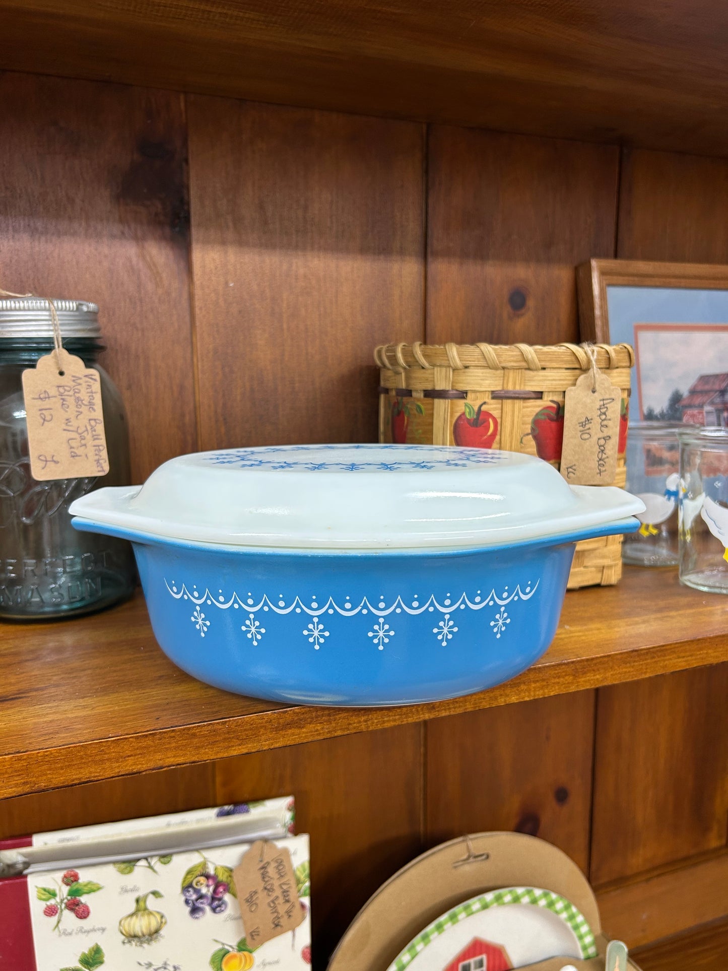 1.5 Quart Pyrex Snowflake Dish