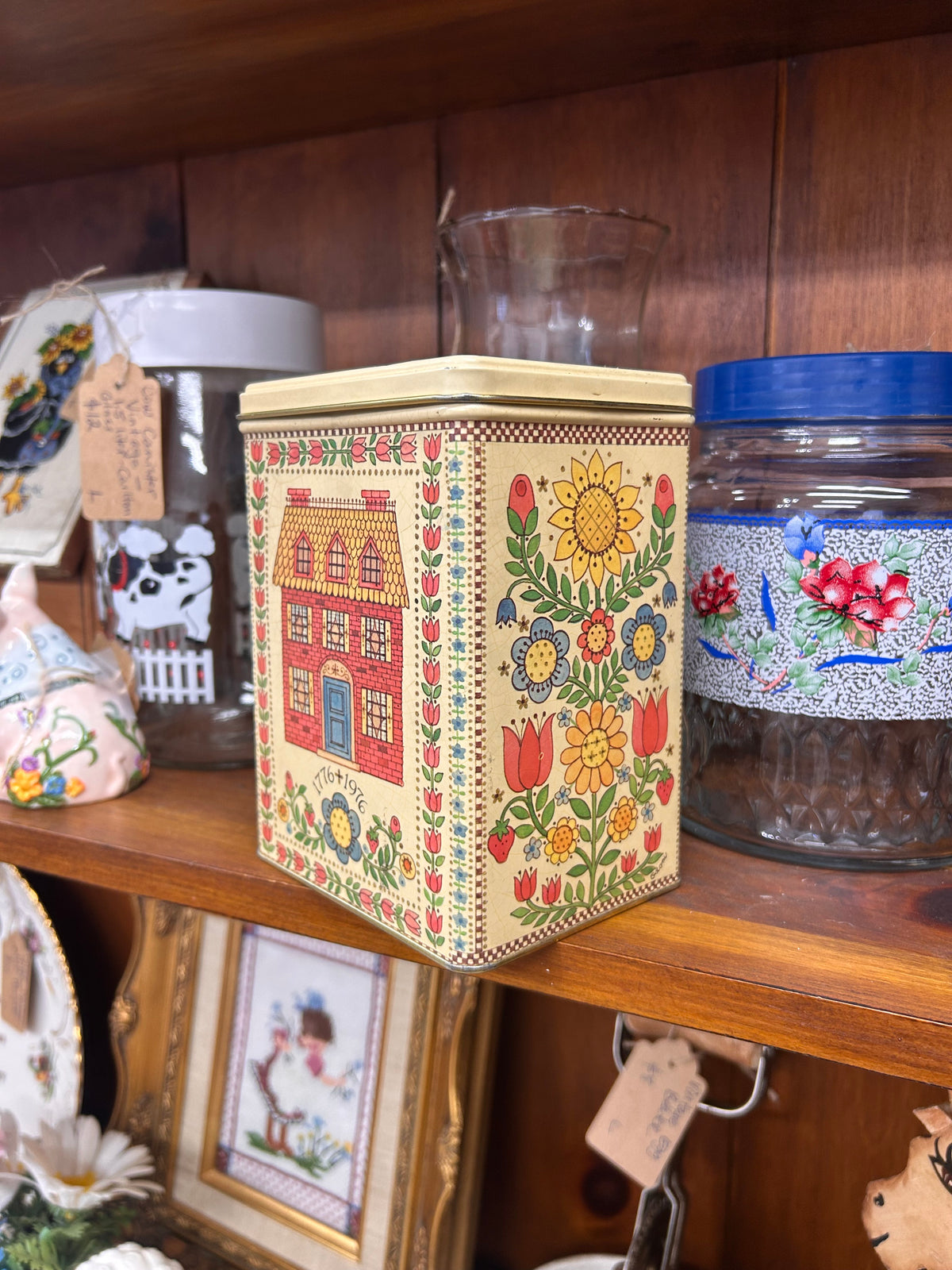 1976 Collectable Hallmark Tin