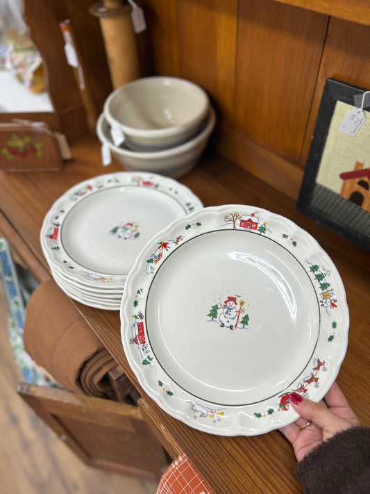 Vintage Pfaltzgraff Snow Village Dinner Plates - Set Of 7