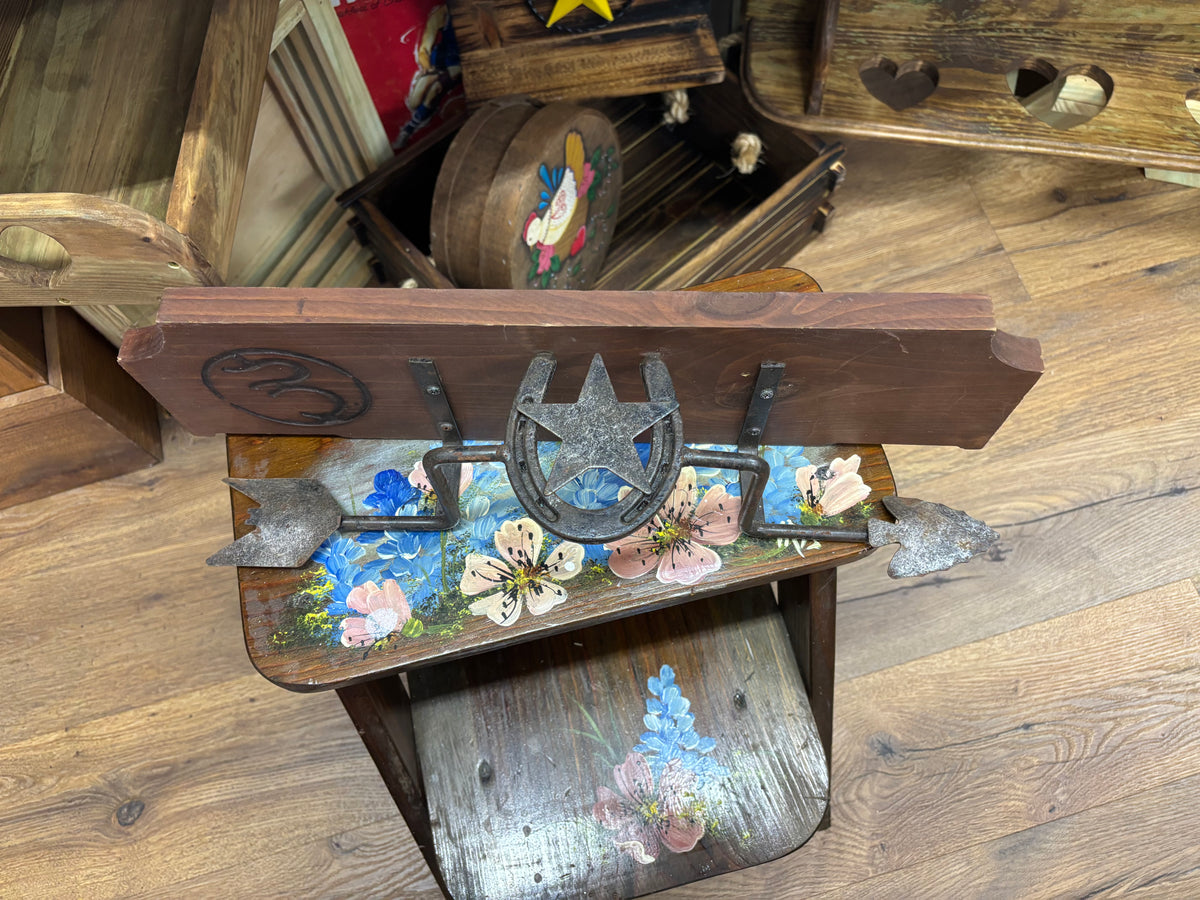 Horse Shoe Shelf