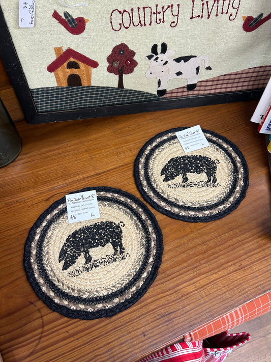 Pig Jute Trivet 8"