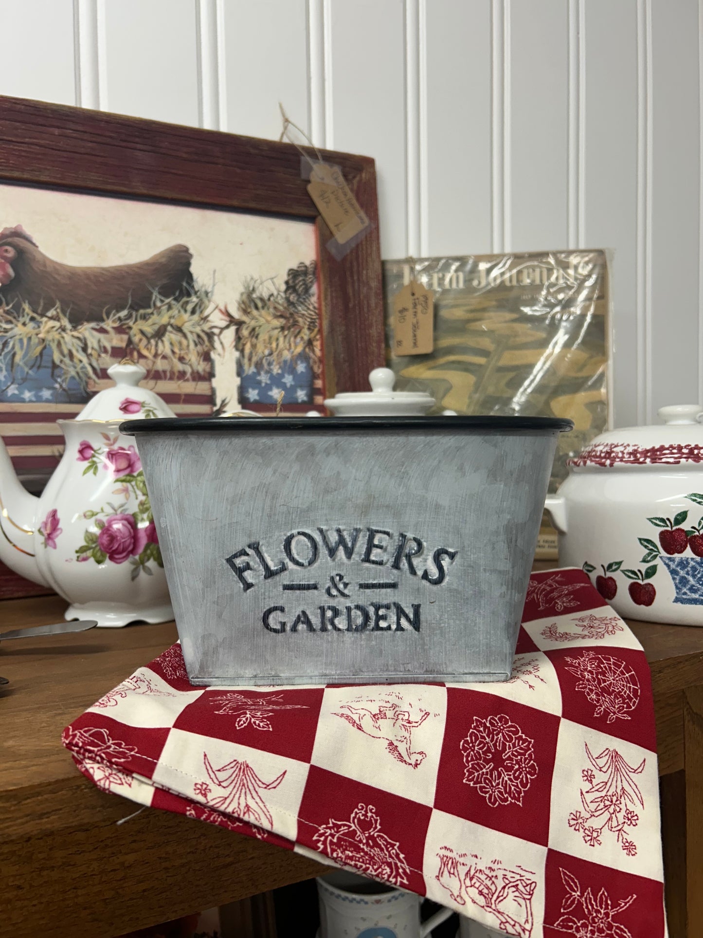 Flowers & Garden Metal Bucket