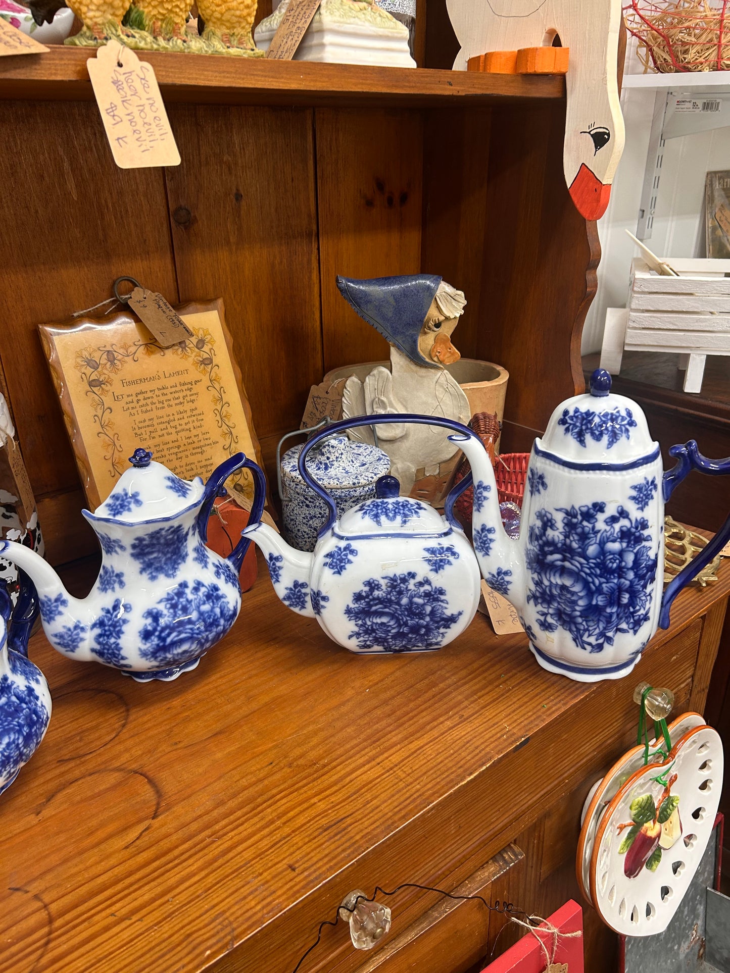 Basic Porcelain Wall Hanger Set