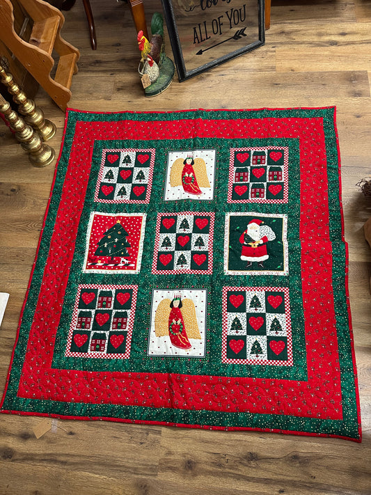 Vintage Handmade Christmas Quilt (Wamsatta 1980s Panels