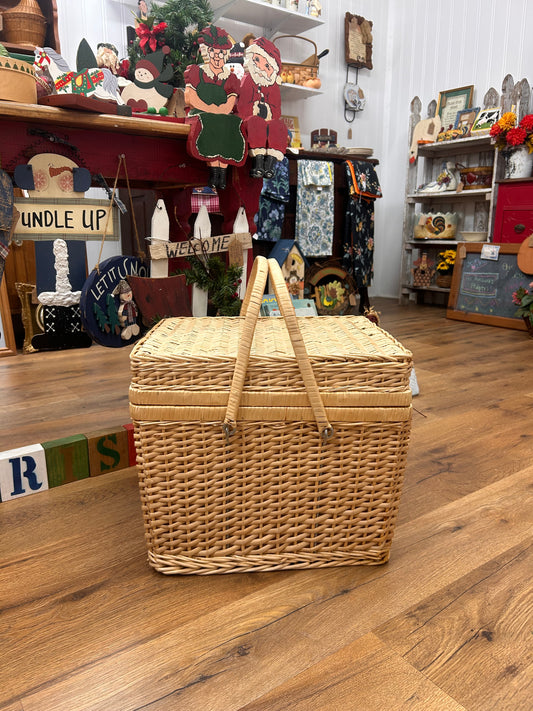 Large Wicker Picnic Basket - Local Pickup Only