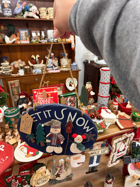 Let It Snow Wall Hanger