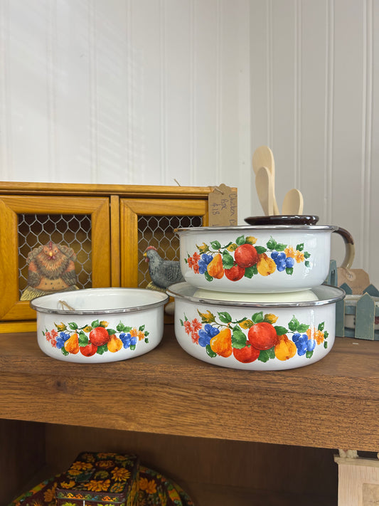 Vintage Cornucopia Enamelware Nesting Bowls - Set Of 3 No Lids