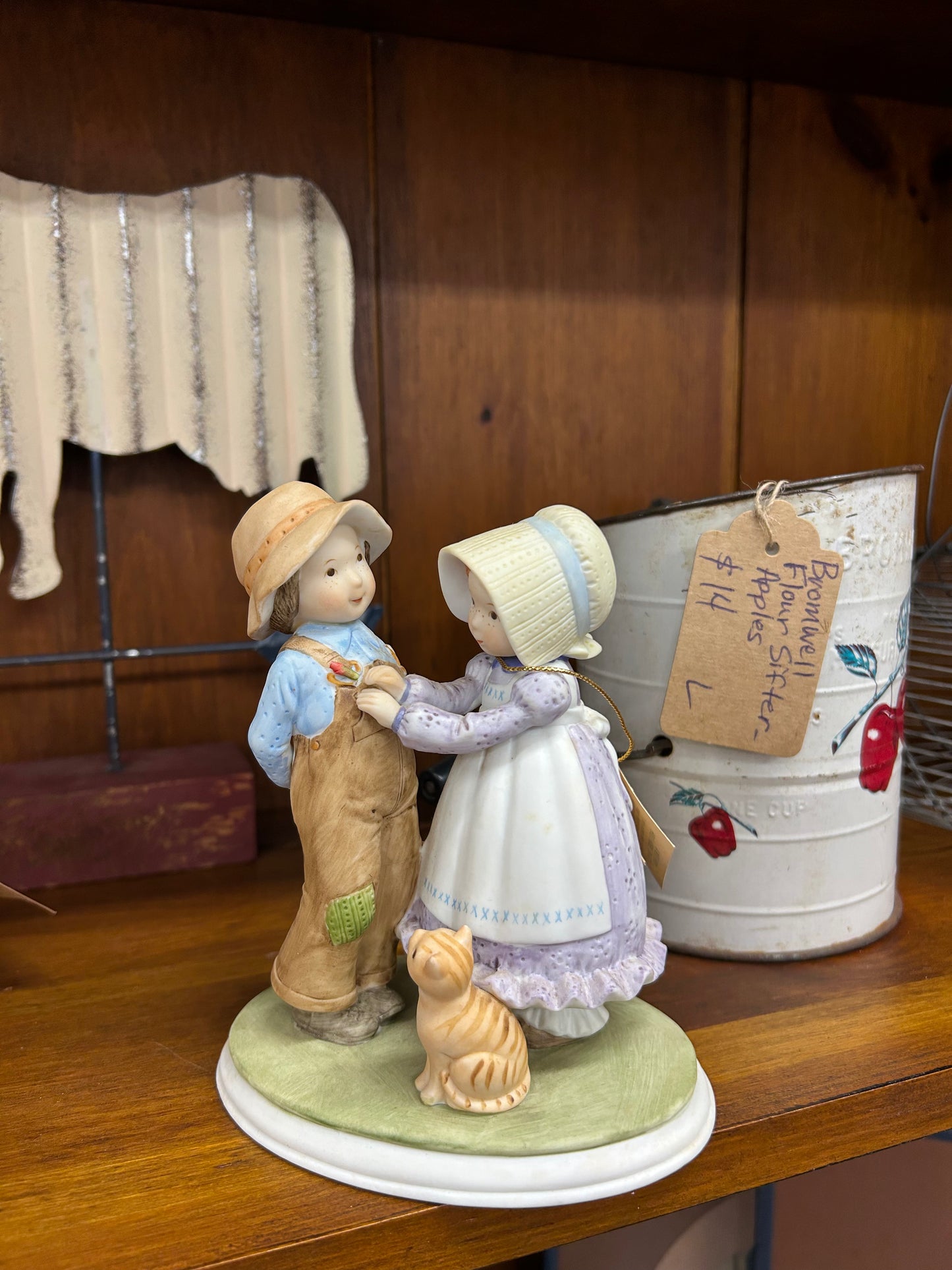 Vintage 1977 Holly Hobbie "That Special Touch"