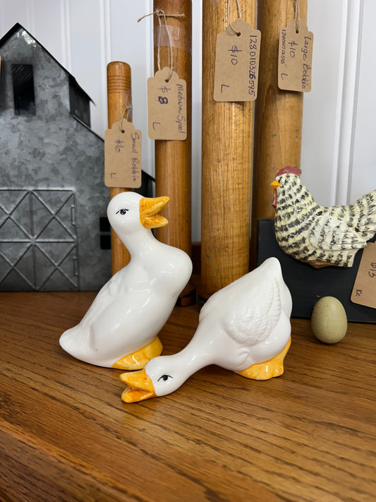 Vintage Geese Figurine - See Picture Of Beak