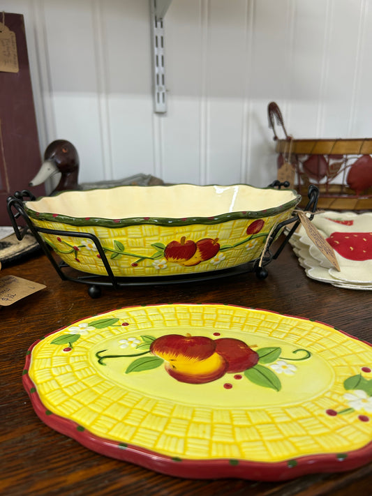 Floral Apple Oval Temptations Dish With Trivet & Holder