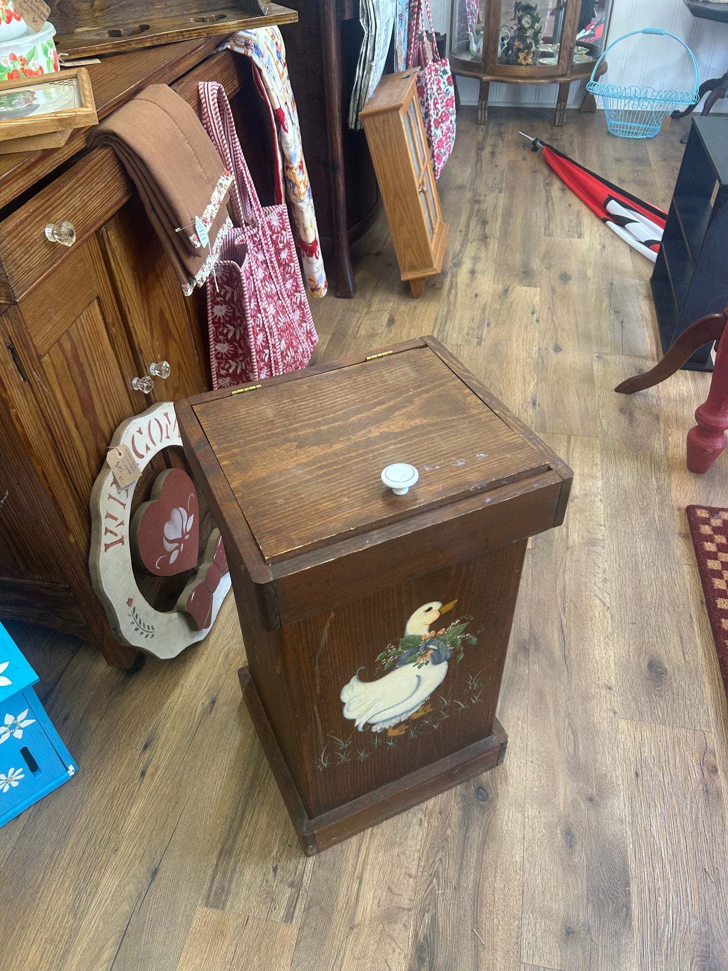 Vintage Goose Trash Can - Local Pick Up Only