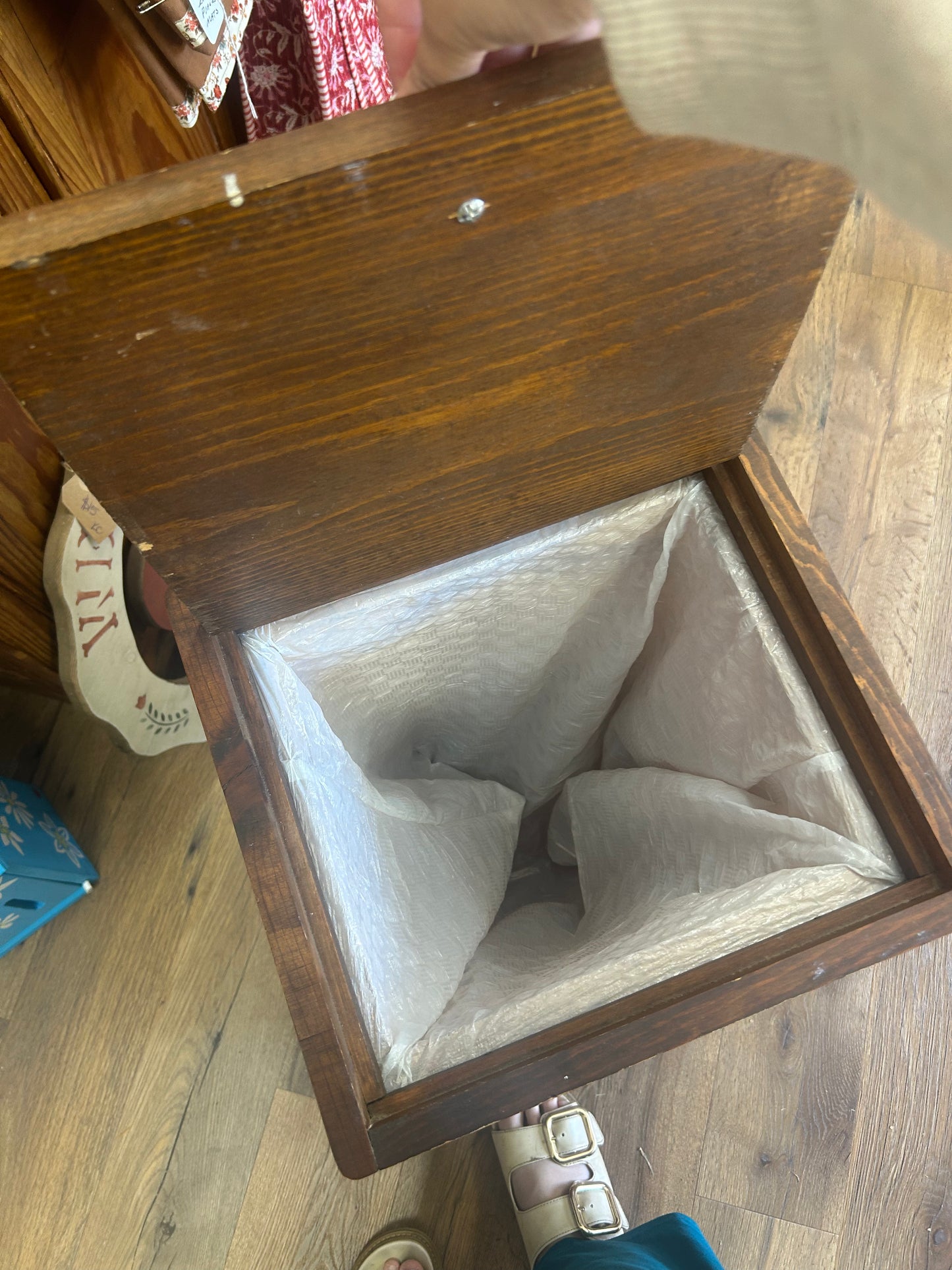 Vintage Goose Trash Can - Local Pick Up Only