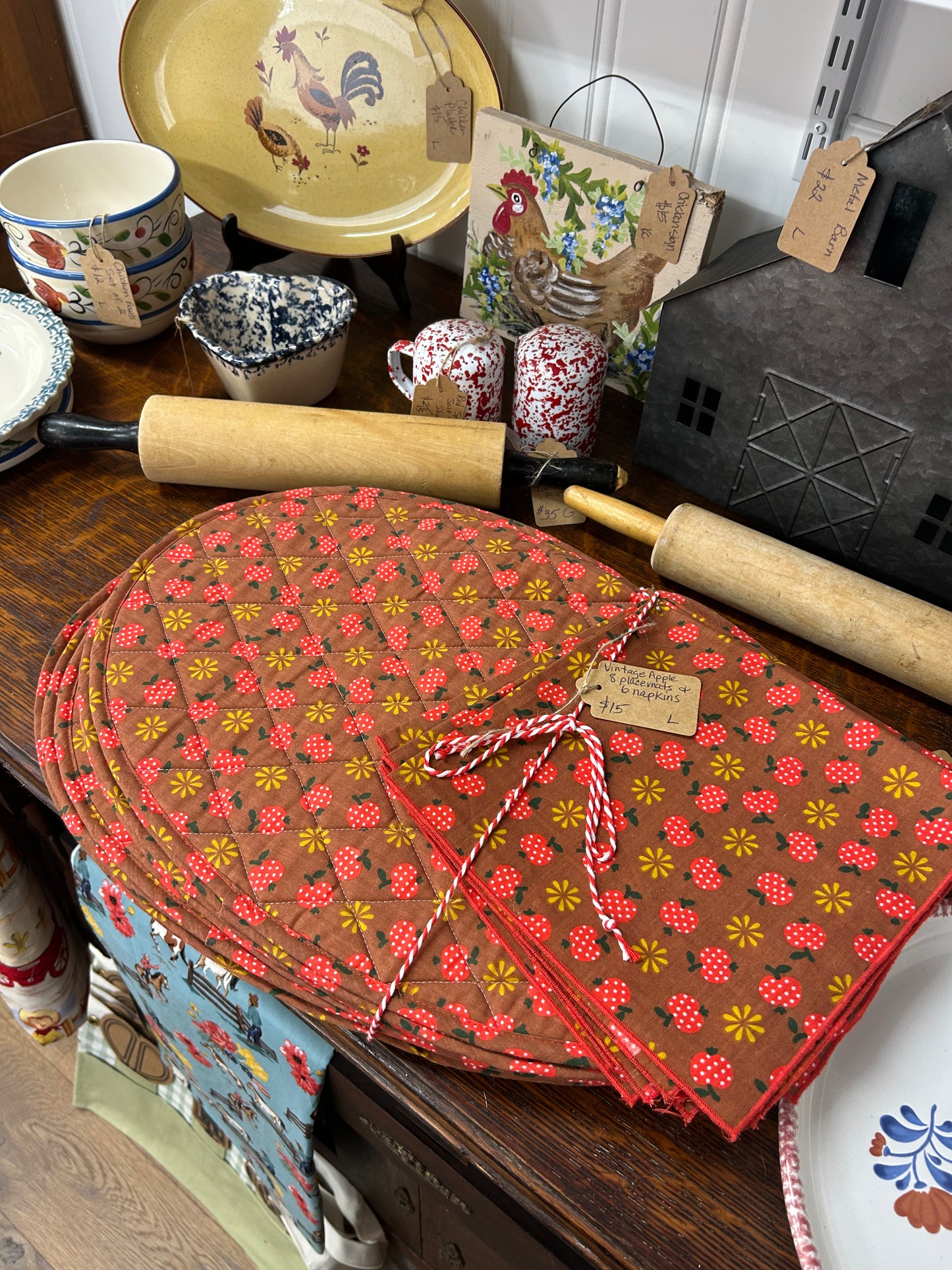 Vintage Apple Placemats - 8 placemats & 6 napkins